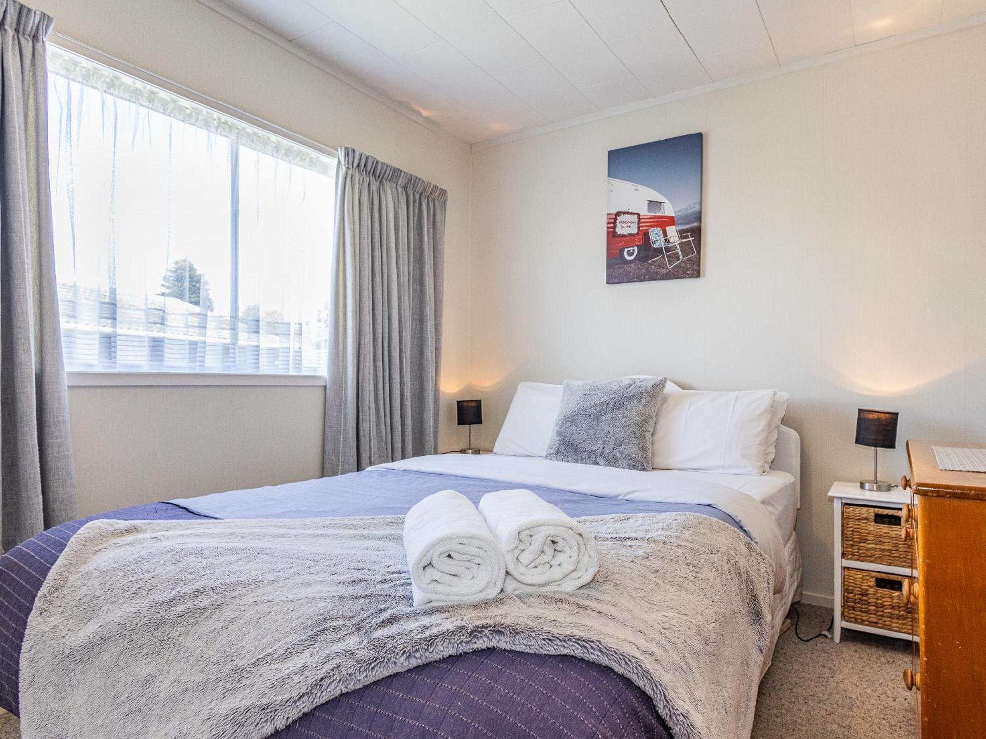 Central Riverside Retreat - Taupo Holiday Home Kültér fotó